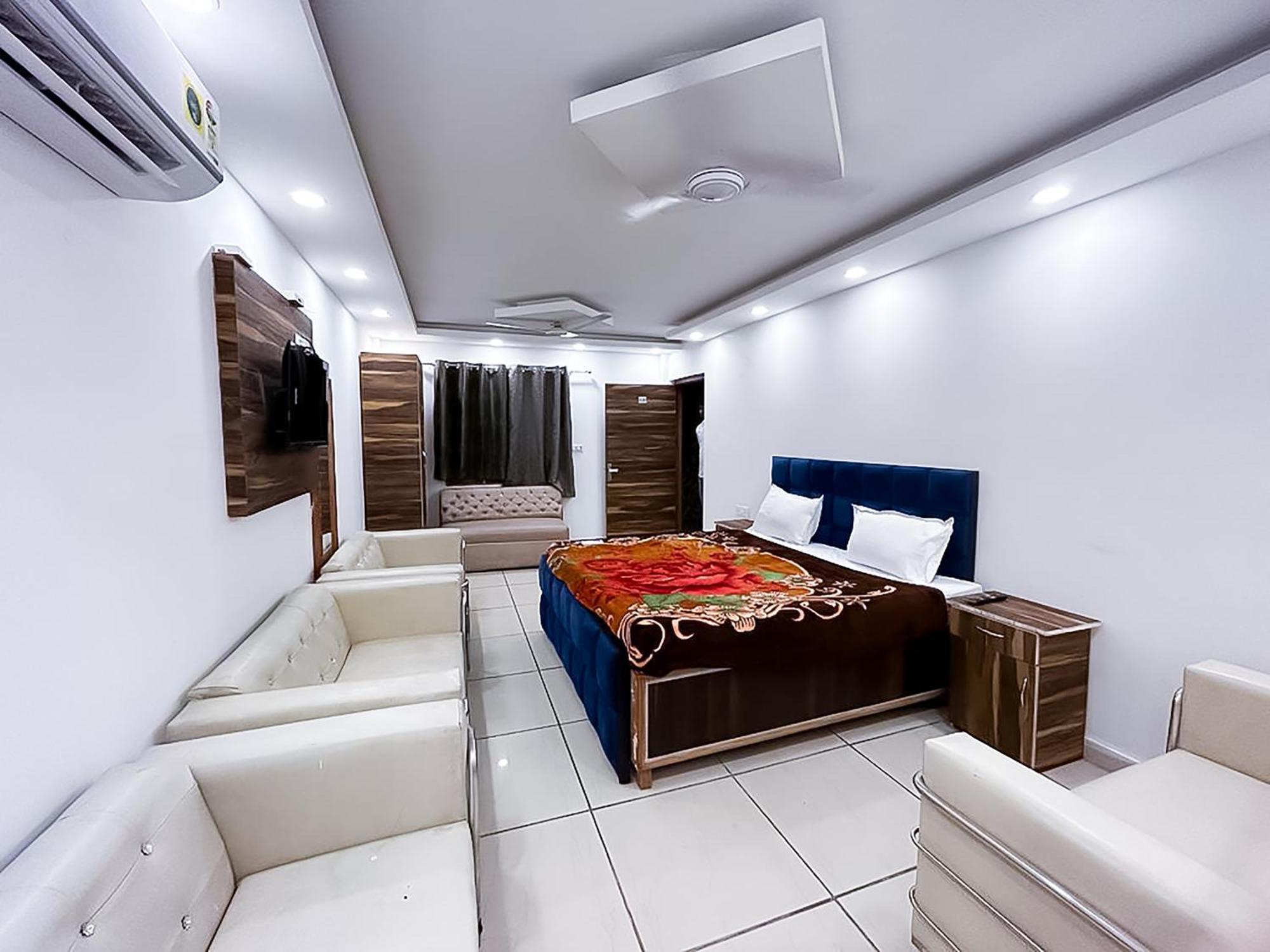 Hotel Js Garden - Near Jaypee Hospital Noida Luaran gambar